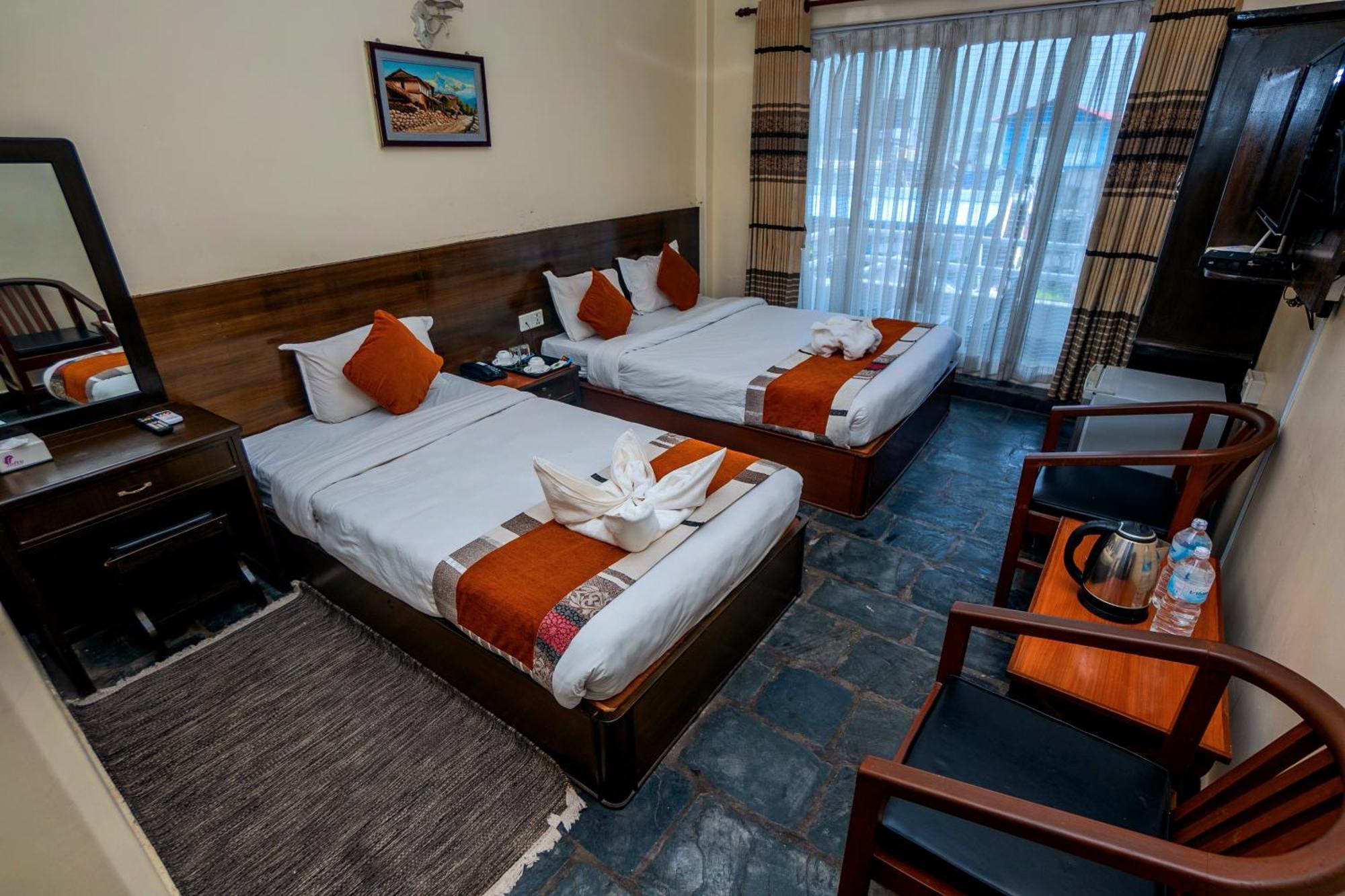 Hotel Kunja Pokhara Ngoại thất bức ảnh