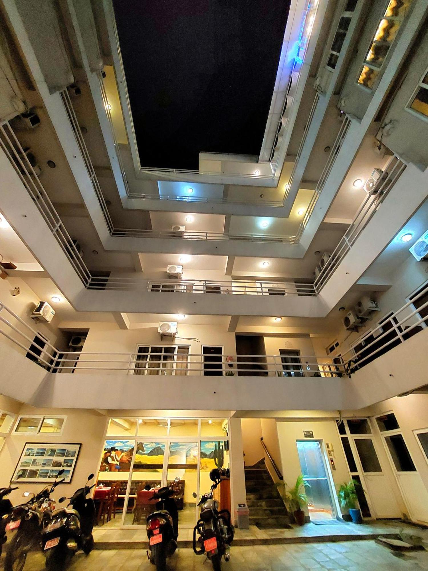 Hotel Kunja Pokhara Ngoại thất bức ảnh