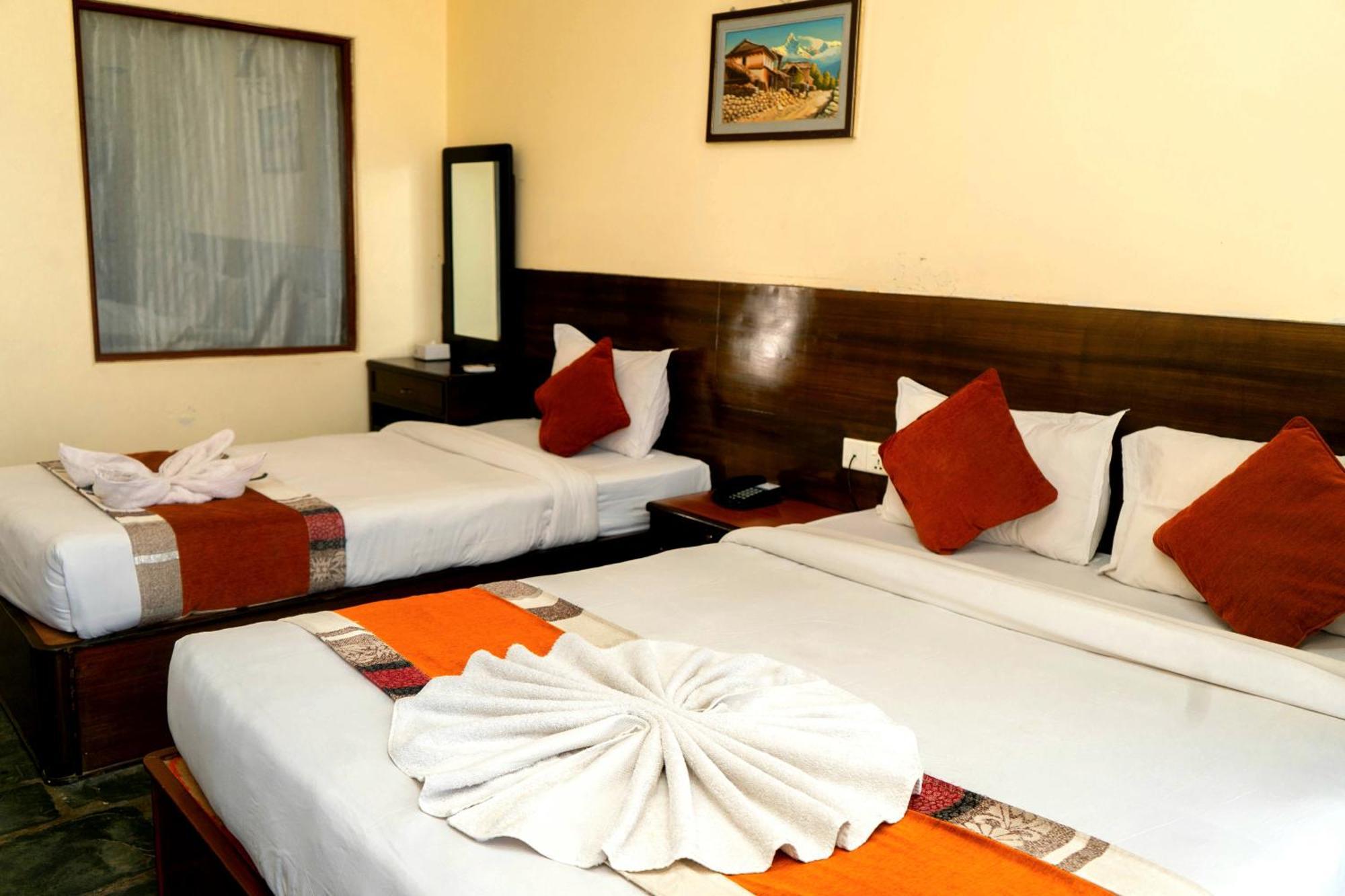 Hotel Kunja Pokhara Ngoại thất bức ảnh